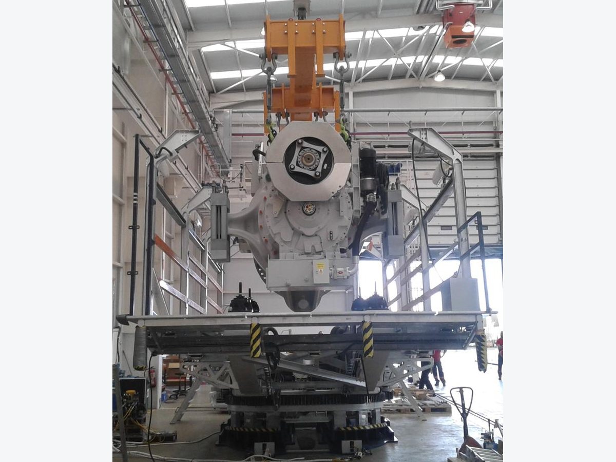 Nacelle sobre útil de volteo en el taller