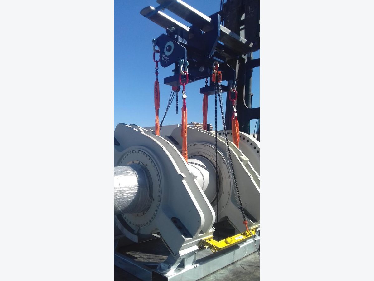 Kit de izado y giro de eje lento de aerogenerador
